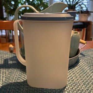 1990s Tupperware Blue Pitcher 2 Quart Lid Slim Line Beverage Juice #2009B-1